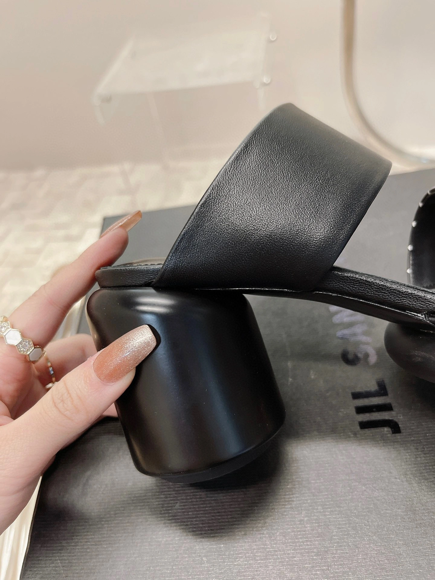 coco-- Heel height8cm. 2.5cm 2colour item : B-X034B1359L-2
